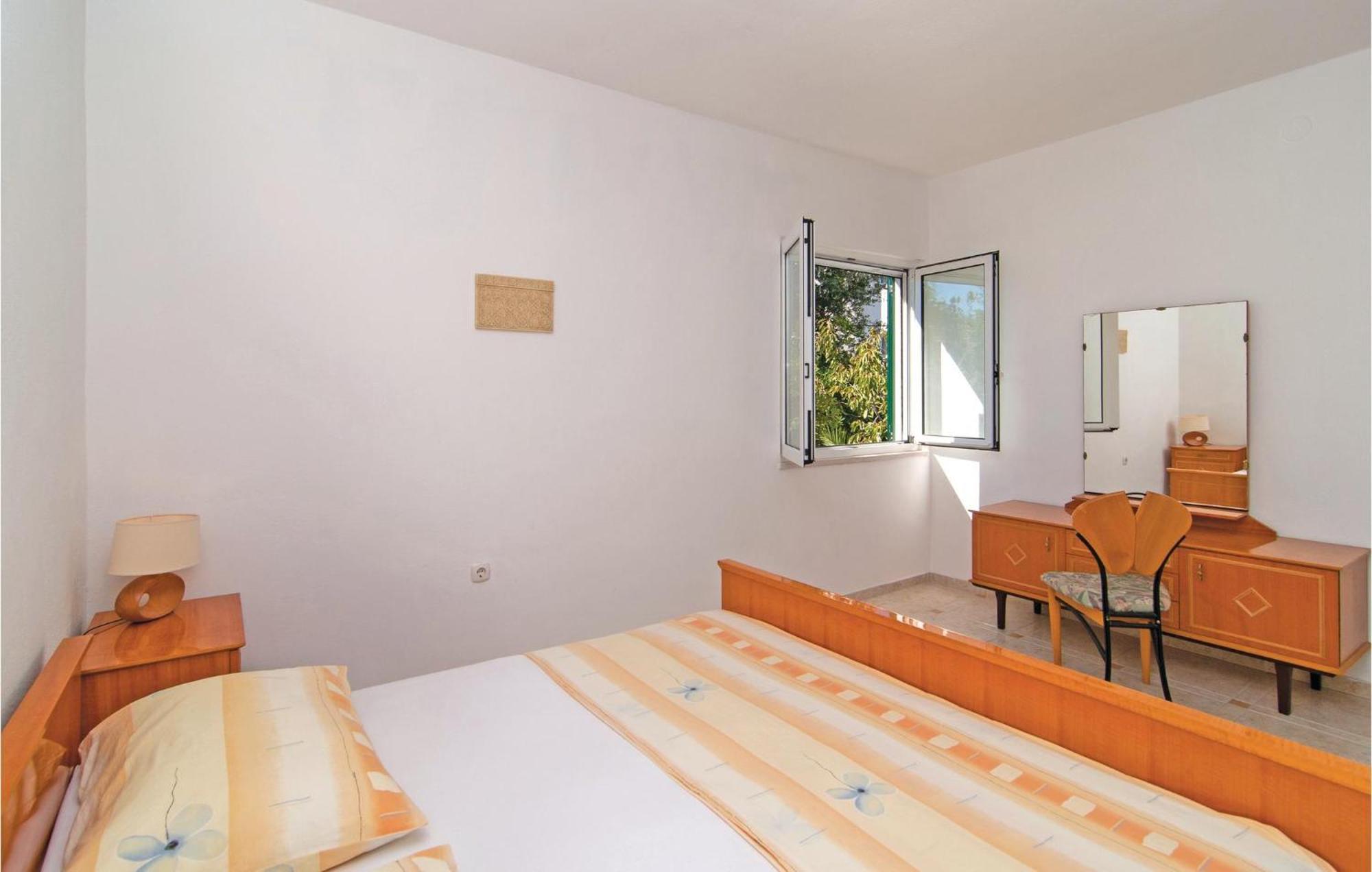 3 Bedroom Cozy Home In スペタル エクステリア 写真