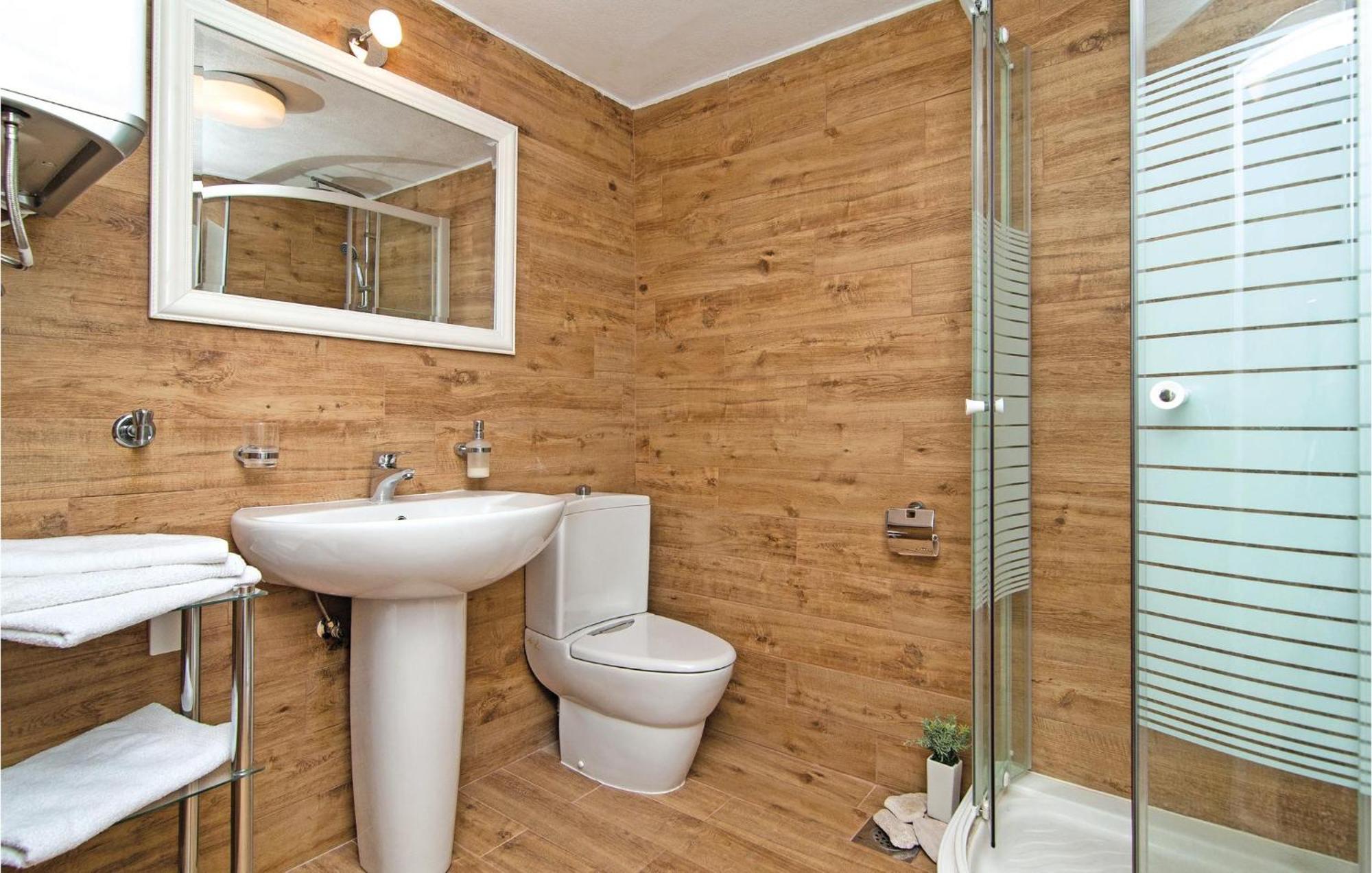 3 Bedroom Cozy Home In スペタル エクステリア 写真