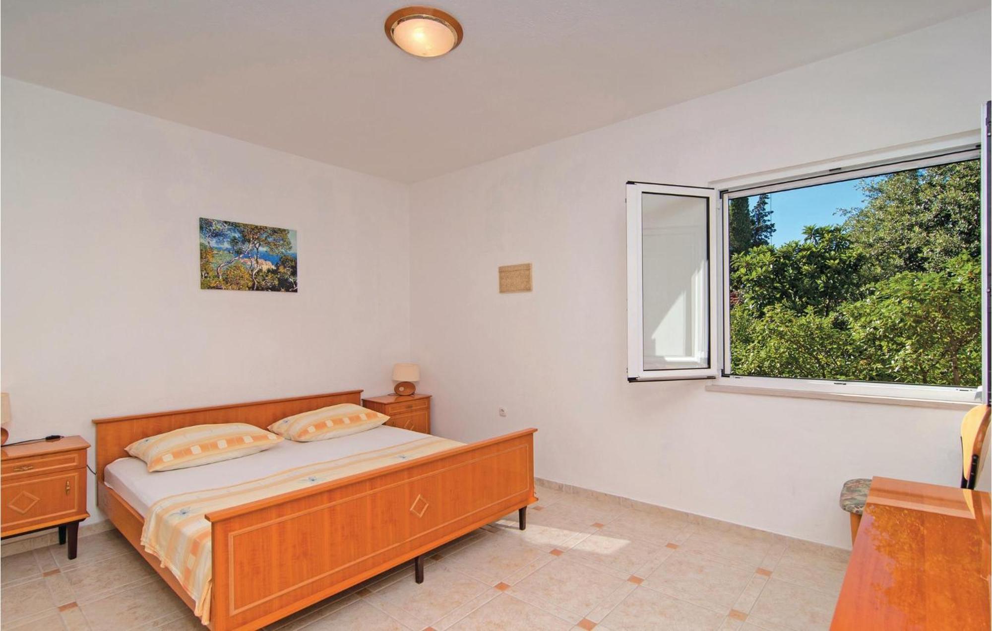 3 Bedroom Cozy Home In スペタル エクステリア 写真